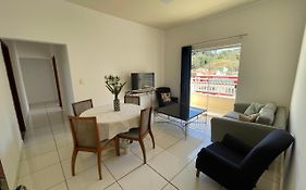 Apartamento espaçoso de 3 quartos